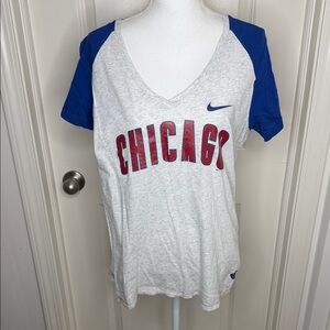 Nike Women's Chicago Cubs Graphic Tee XL